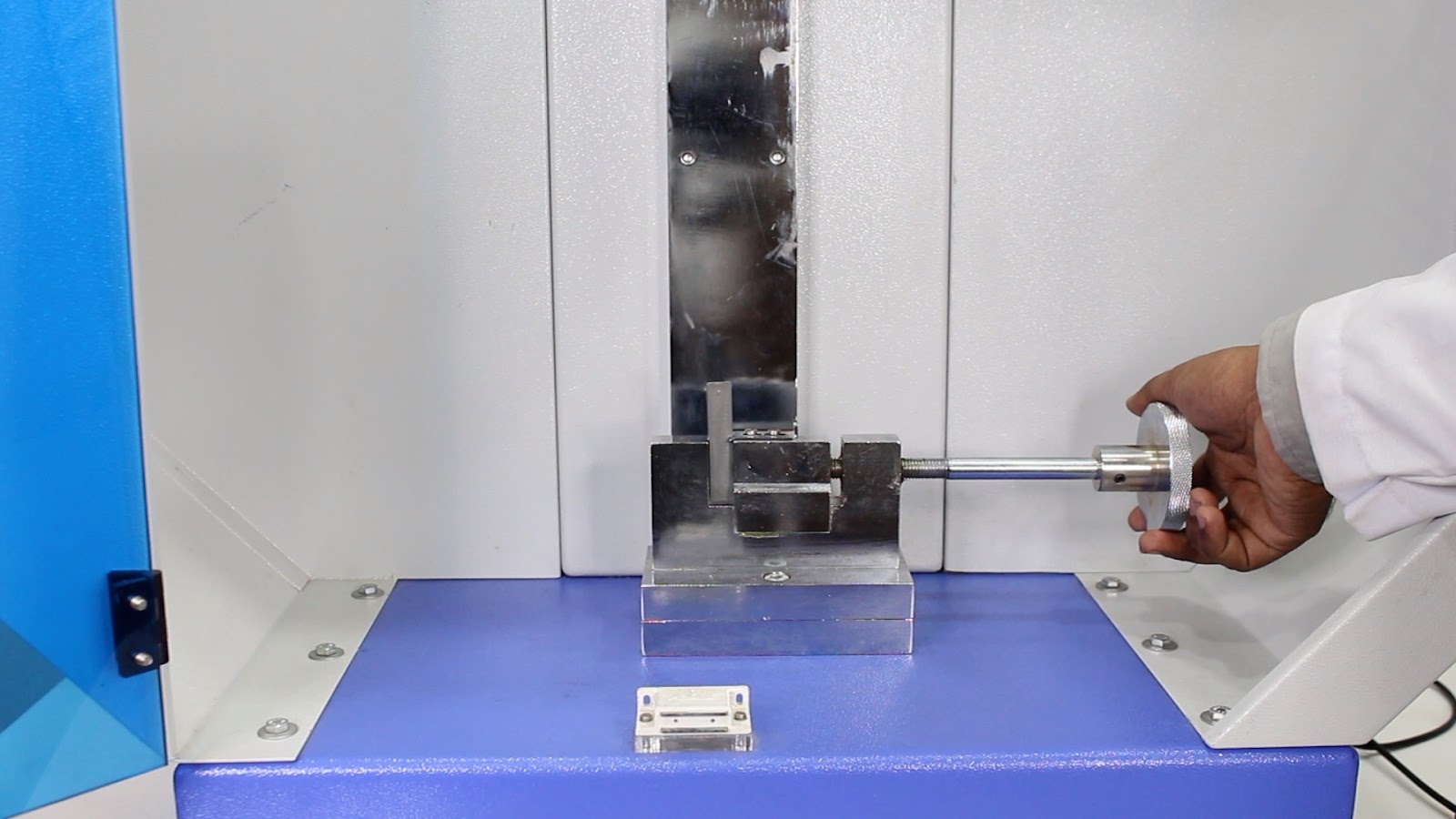 Charpy impact test